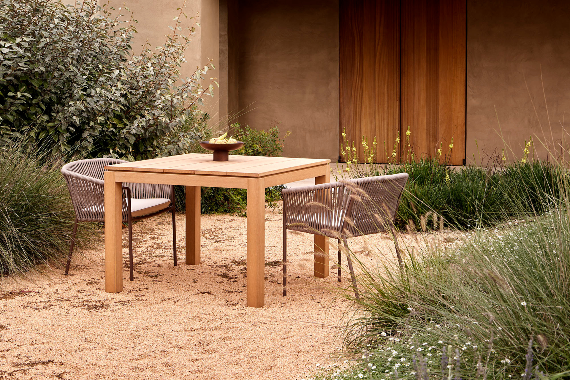 KUBIK MESA COMEDOR CUADRADA